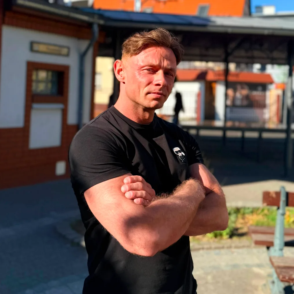 Piotr po wymianie systemu włosów, czerwiec 2026